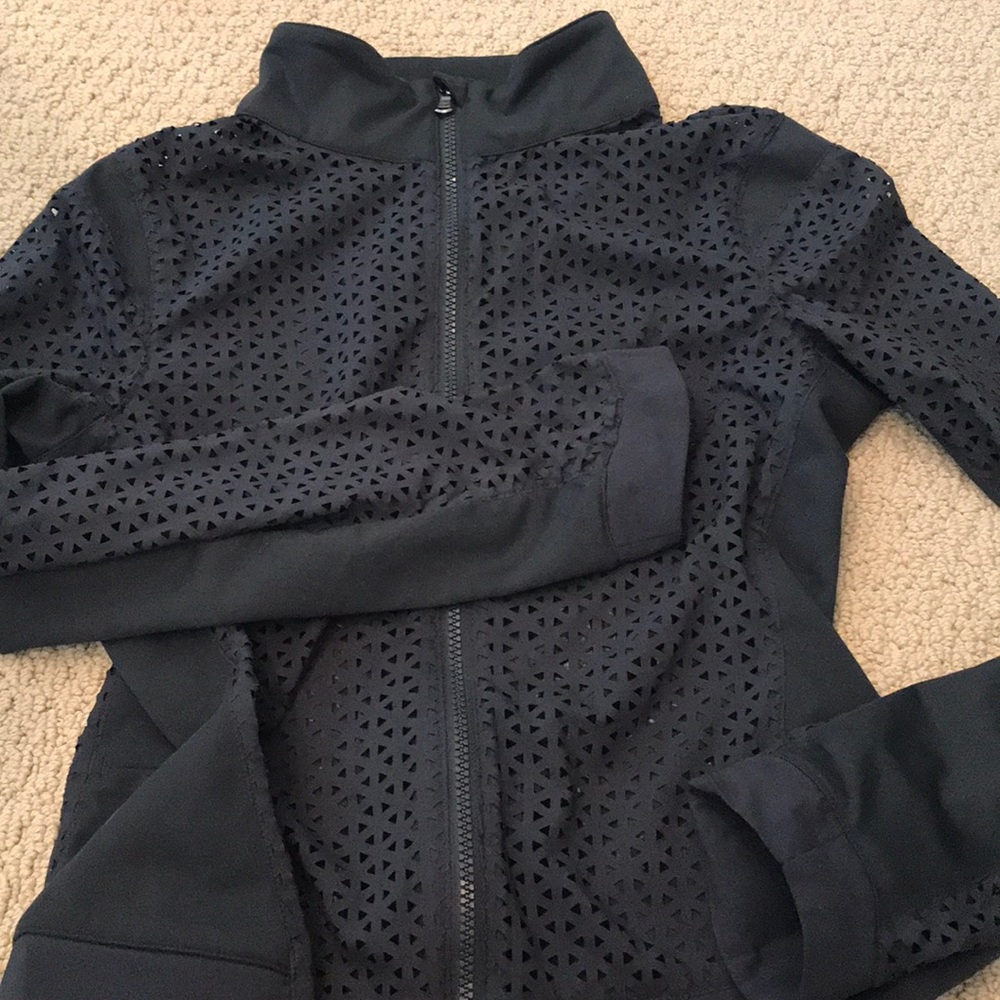 Black underarmour cut out workout jacket